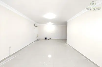 Apartment - 2 Bedrooms - 2 Bathrooms for rent in OqbaBin Nafie Steet - Old Airport Road - Doha