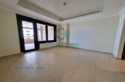 Apartment - 2 Bedrooms - 3 Bathrooms for rent in Piazza Arabia - Porto Arabia - The Pearl Island - Doha