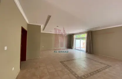 Villa - 3 Bedrooms - 5 Bathrooms for rent in Ain Khaled - Ain Khaled - Doha