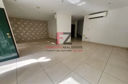 Compound - 4 Bedrooms - 4 Bathrooms for rent in Souk Al gharaffa - Al Gharrafa - Doha