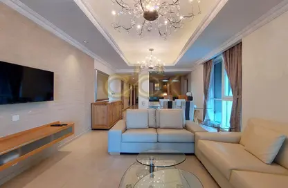 Apartment - 2 Bedrooms - 3 Bathrooms for rent in Viva West - Viva Bahriyah - The Pearl Island - Doha