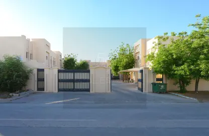 Villa - 4 Bedrooms - 5 Bathrooms for rent in Ain Khaled Villas - Ain Khaled - Doha