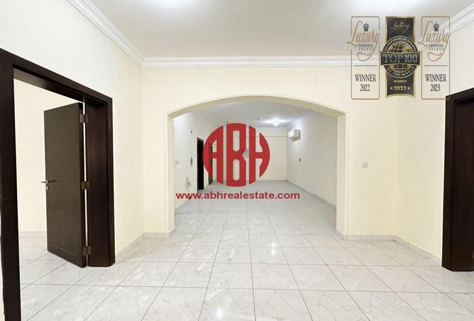 Apartment - 2 Bedrooms - 2 Bathrooms for rent in Kulaib Street - Kulaib Street - Doha