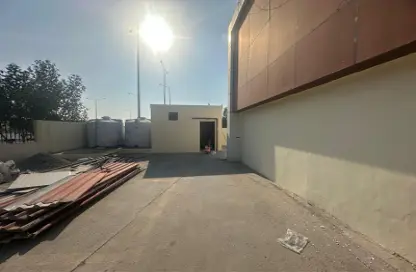 Warehouse - Studio - 4 Bathrooms for rent in Industrial Area 5 - Industrial Area - Industrial Area - Doha