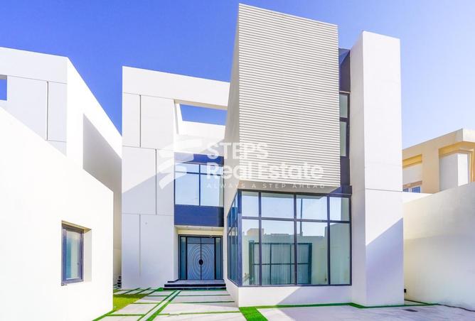 Villa - 6 Bedrooms - 7 Bathrooms for sale in Izghawa - Izghawa - Doha