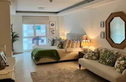 Apartment - 1 Bedroom - 2 Bathrooms for sale in Viva West - Viva Bahriyah - The Pearl Island - Doha