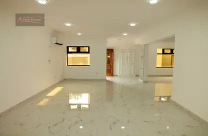 Villa - 4 Bedrooms - 4 Bathrooms for rent in Bu Hamour Street - Abu Hamour - Doha