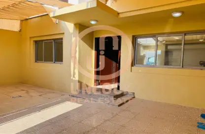 Villa - 4 Bedrooms - 3 Bathrooms for rent in Ain Khalid Gate - Ain Khaled - Doha