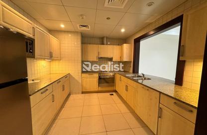 Apartment - 1 Bedroom - 2 Bathrooms for rent in Tower 24 - The Pearl Island - Doha