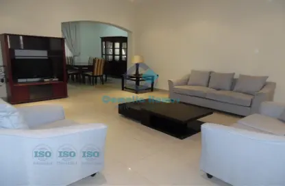 Villa - 3 Bedrooms - 4 Bathrooms for rent in Al Aziziyah - Al Aziziyah - Doha