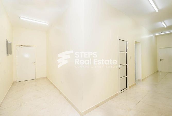 Apartment - 3 Bedrooms - 4 Bathrooms for rent in Al Kheesa - Al Kheesa - Umm Salal Mohammed