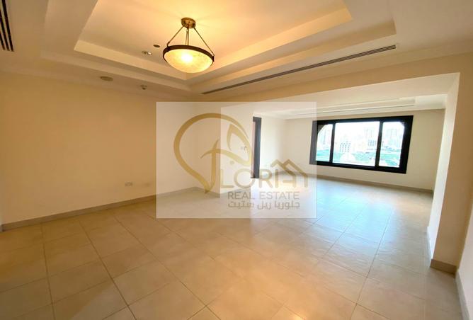 Apartment - 2 Bedrooms - 3 Bathrooms for rent in West Porto Drive - Porto Arabia - The Pearl Island - Doha