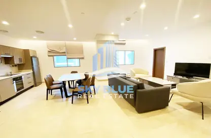 Apartment - 2 Bedrooms - 3 Bathrooms for rent in Corniche Road - Corniche Road - Doha