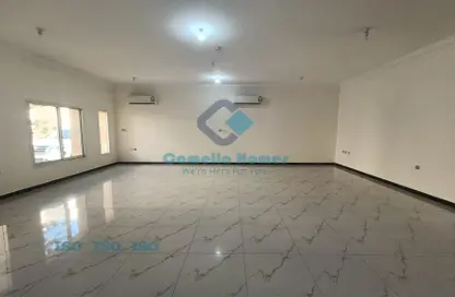 Villa - 5 Bedrooms - 4 Bathrooms for rent in Umm Al Seneem Street - Ain Khaled - Doha