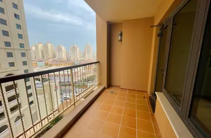 Apartment - 1 Bedroom - 2 Bathrooms for sale in The Garden - Floresta Gardens - The Pearl Island - Doha