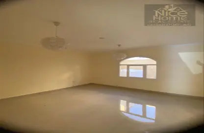 Villa - 5 Bedrooms - 5 Bathrooms for rent in Umm Al Amad - Al Shamal