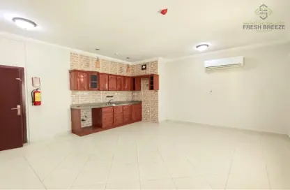 Apartment - 1 Bedroom - 1 Bathroom for rent in Umm Ghuwailina 4 - Umm Ghuwailina - Doha