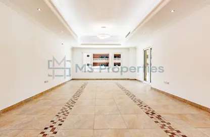 Apartment - 2 Bedrooms - 3 Bathrooms for rent in West Porto Drive - Porto Arabia - The Pearl Island - Doha