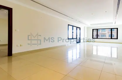 Apartment - 1 Bedroom - 2 Bathrooms for rent in West Porto Drive - Porto Arabia - The Pearl Island - Doha