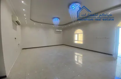 Villa - 5 Bedrooms - 5 Bathrooms for rent in Muaither South - Muaither Area - Doha