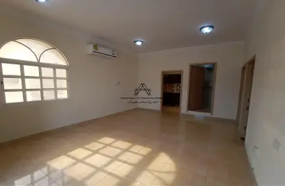 Apartment - 2 Bedrooms - 2 Bathrooms for rent in Ain Khaled - Ain Khaled - Doha