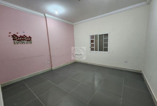 شقة - 3 غرف نوم - 2 حمامات للايجار في 35 بن عمران - فريج بن عمران - الدوحة