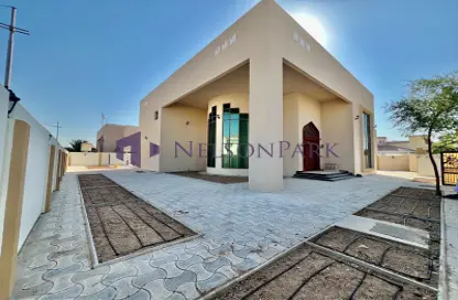 Villa - 5 Bedrooms - 6 Bathrooms for rent in Onaiza Street - Diplomatic Area - Doha