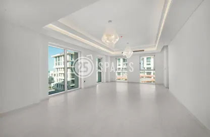 Apartment - 2 Bedrooms - 3 Bathrooms for sale in Gewan Island - The Pearl Island - Doha