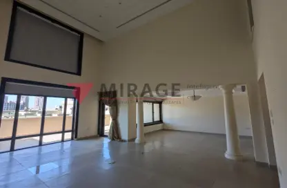 Townhouse - 3 Bedrooms - 3 Bathrooms for rent in Tower 18 - Porto Arabia - The Pearl Island - Doha