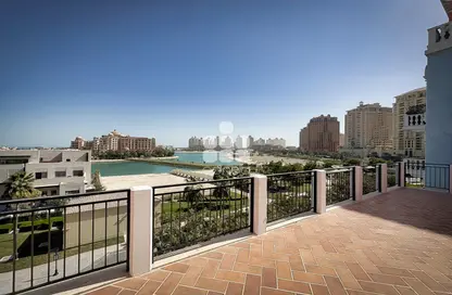 Apartment - 4 Bedrooms - 4 Bathrooms for rent in Carnaval - Qanat Quartier - The Pearl Island - Doha