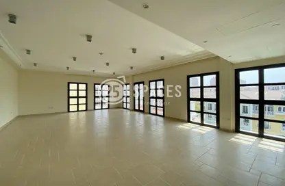 Apartment - 2 Bedrooms - 2 Bathrooms for rent in Gondola - Qanat Quartier - The Pearl Island - Doha