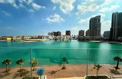 Apartment - 1 Bedroom - 2 Bathrooms for rent in Gewan Island - The Pearl Island - Doha