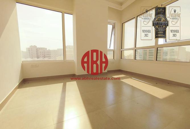 Apartment - 2 Bedrooms - 2 Bathrooms for rent in Ibn Al Haitam Street - Fereej Abdul Aziz - Doha