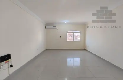 Apartment - 2 Bedrooms - 2 Bathrooms for rent in Al Muntazah Street - Al Muntazah - Doha