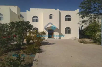 Compound - 4 Bedrooms - 5 Bathrooms for rent in Ain Khaled - Ain Khaled - Doha