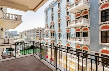 Apartment - 2 Bedrooms - 3 Bathrooms for rent in Carnaval - Qanat Quartier - The Pearl Island - Doha