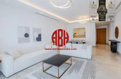 Apartment - 2 Bedrooms - 3 Bathrooms for rent in Viva East - Viva Bahriyah - The Pearl Island - Doha