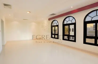 Villa - 4 Bedrooms - 4 Bathrooms for rent in New Al Hitmi - Fereej Bin Omran - Doha