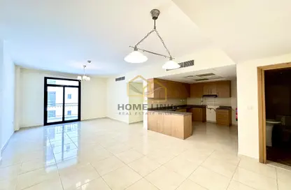 Apartment - 2 Bedrooms - 3 Bathrooms for sale in Piazza 2 - La Piazza - Fox Hills - Lusail