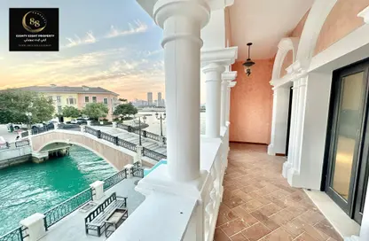 Villa - 3 Bedrooms - 4 Bathrooms for rent in Waterfront Townhouses - Qanat Quartier - The Pearl Island - Doha