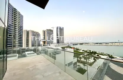 Duplex - 3 Bedrooms - 4 Bathrooms for sale in Qetaifan Islands - Lusail