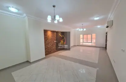 Villa - 5 Bedrooms - 6 Bathrooms for rent in Muaither South - Muaither Area - Doha