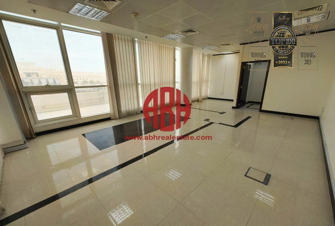 Office Space - Studio - 1 Bathroom for rent in Abu Talha Street - Fereej Bin Omran - Doha