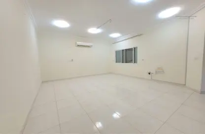 Apartment - 2 Bedrooms - 2 Bathrooms for rent in Madinat Khalifa - Doha