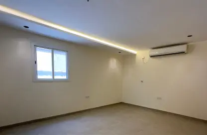 Apartment - 1 Bathroom for rent in Souk Al gharaffa - Al Gharrafa - Doha