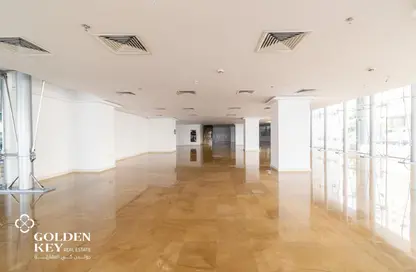 Show Room - Studio - 2 Bathrooms for rent in Al Aqaria Tower - Old Salata - Salata - Doha