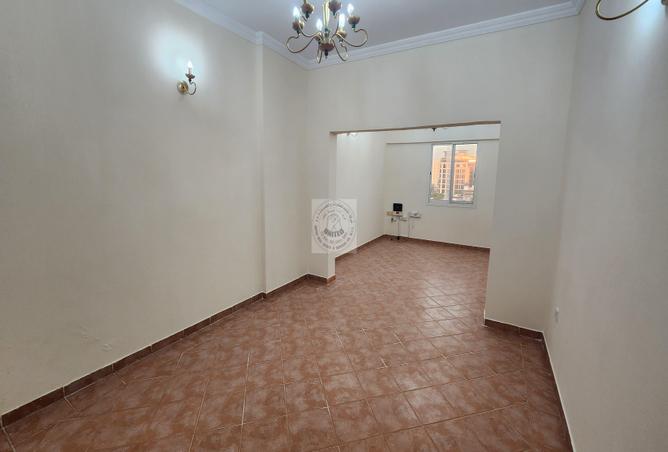 Apartment - 2 Bedrooms - 2 Bathrooms for rent in Fereej Bin Mahmoud South - Fereej Bin Mahmoud - Doha