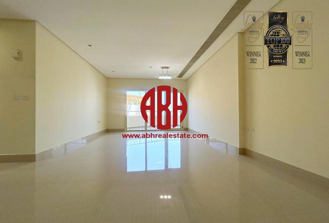 Apartment - 2 Bedrooms - 2 Bathrooms for rent in Marina Residences 195 - Marina District - Lusail