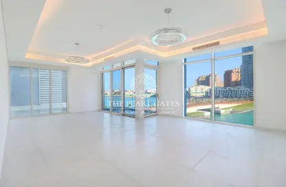 Apartment - 3 Bedrooms - 4 Bathrooms for rent in Gewan Island - The Pearl Island - Doha