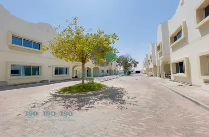 Compound - 3 Bedrooms - 5 Bathrooms for rent in Umm Al Seneem Street - Ain Khaled - Doha